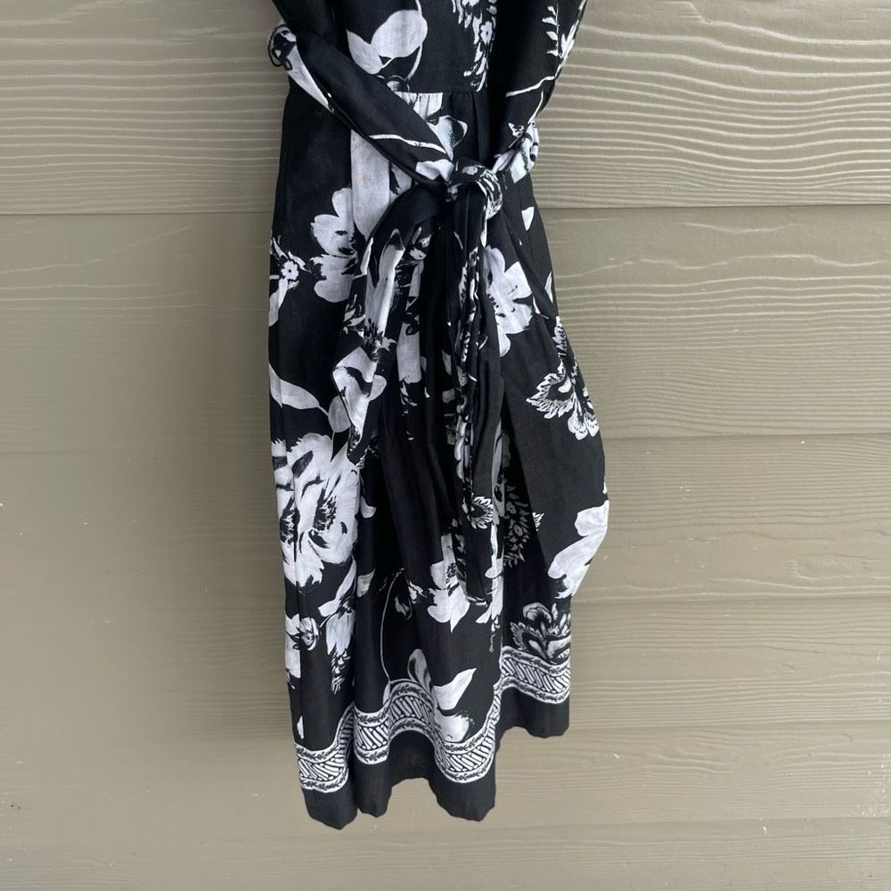 White House Black Market wrap tie floral dress with pockets - Picture 4 of 7